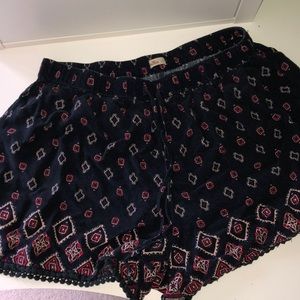Loose patterned summer shorts